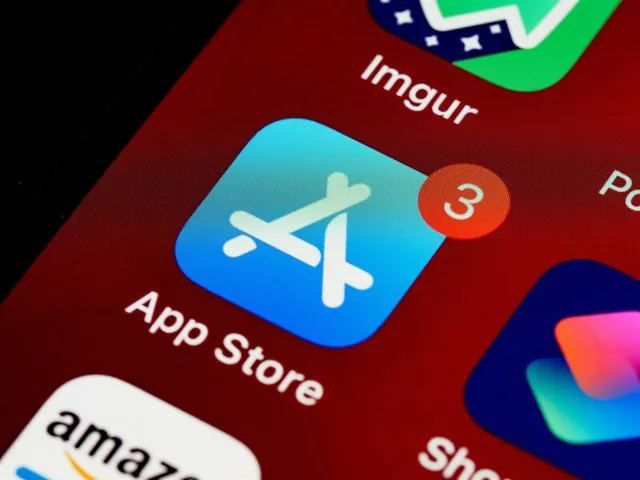 屏幕上的App Store图标(资料照片)。
